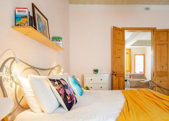 Sunny Lodging